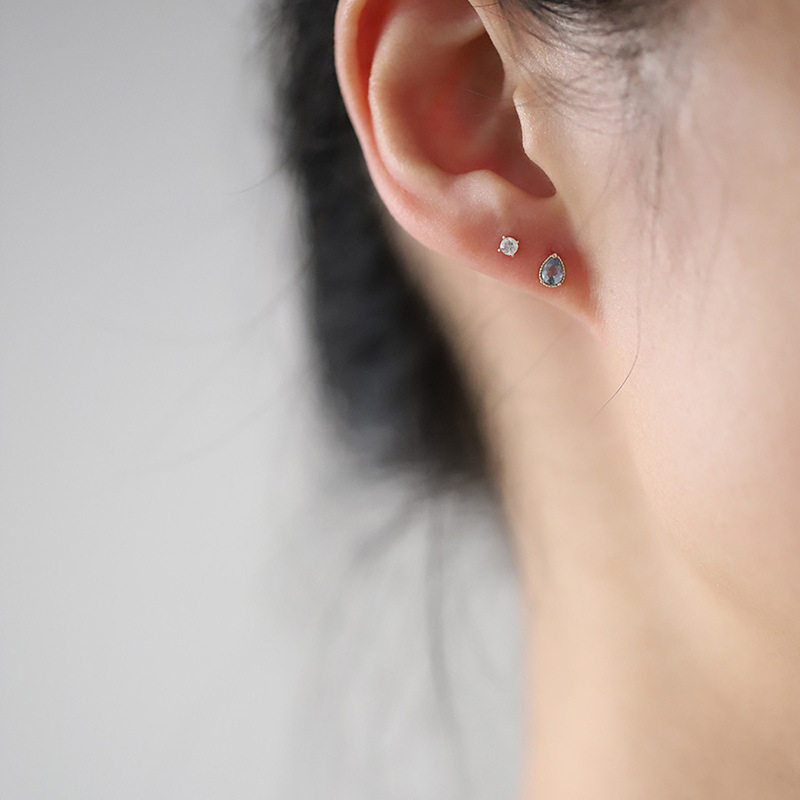 9K gold water blue water drop CZ screw ear stud