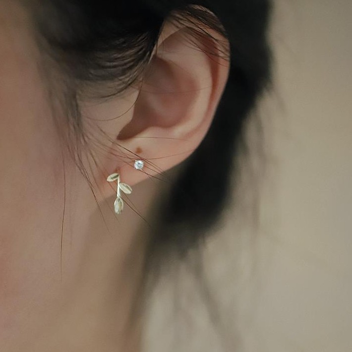 9K gold three-leaf earrings