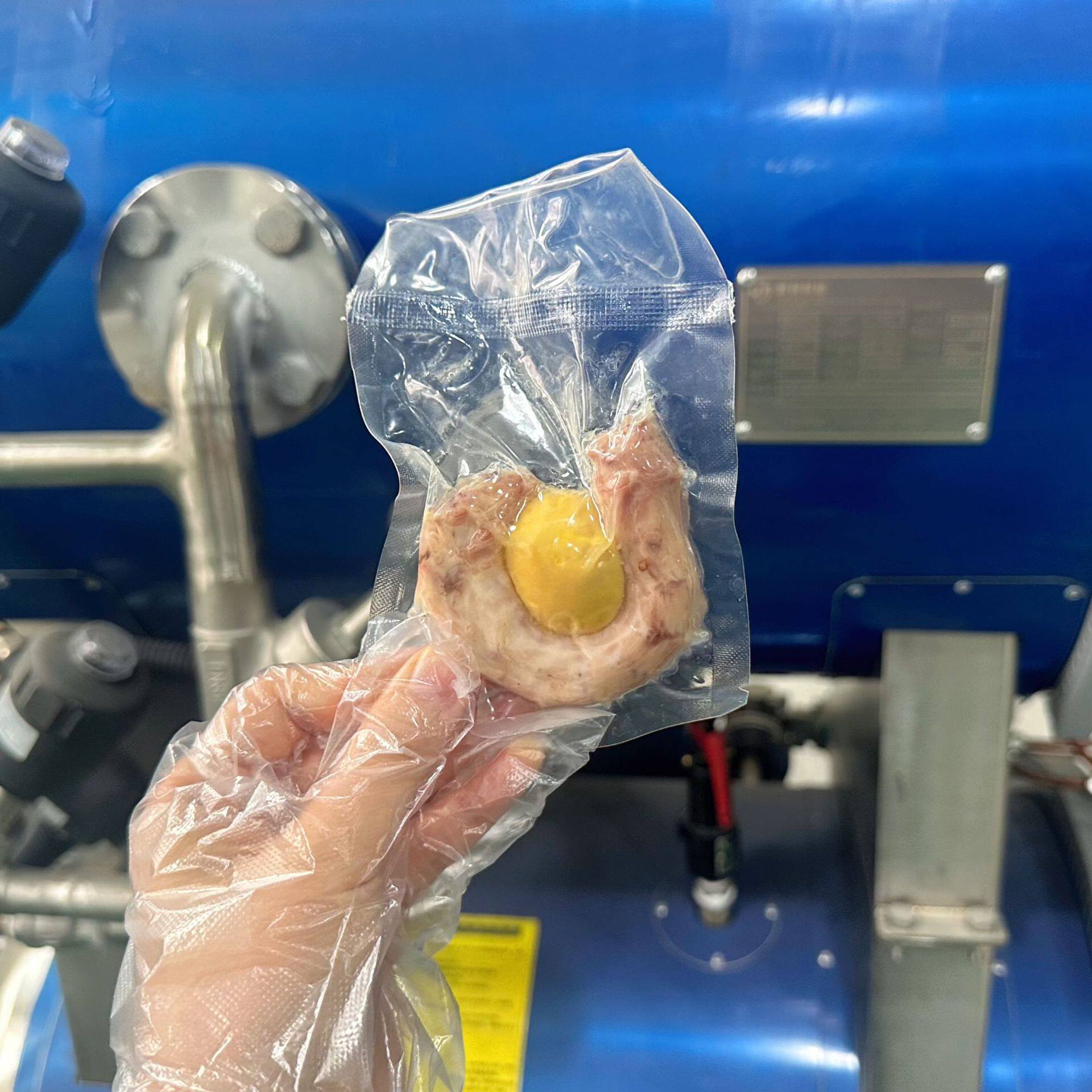 蒸煮酥骨鸡脖蛋黄宠物鲜食批發挑食狗狗猫咪拌粮神器鸡肉拌饭增肥