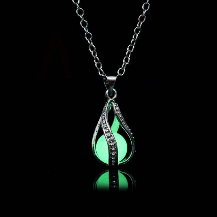 Nature's Art — Raw Moonstone Necklace