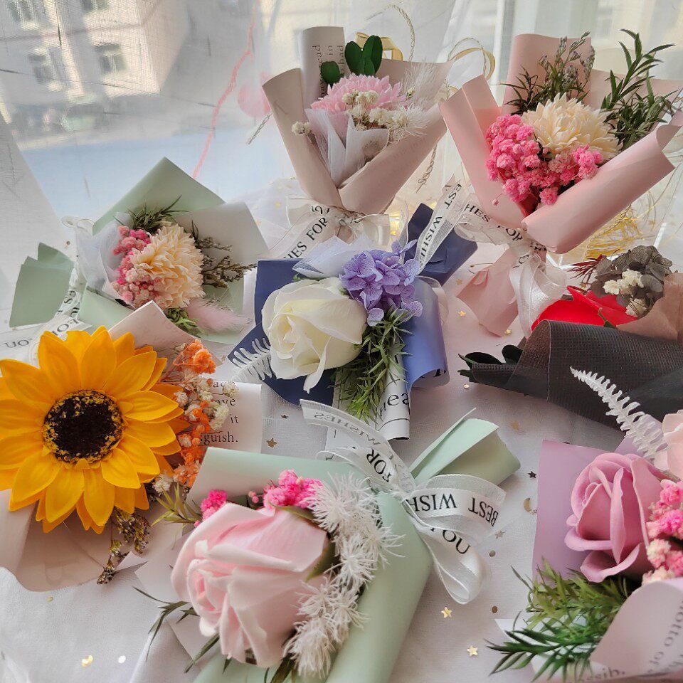 车载香水迷你干花花束汽车内饰品香薰车上空调出风口淡香装饰礼物