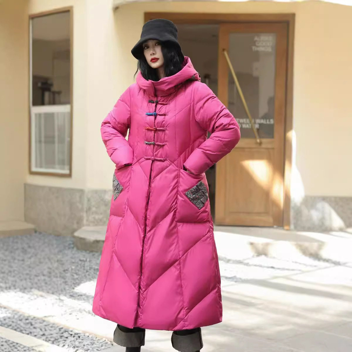 中国风加长款连帽羽绒服女2024冬季新款复古盘扣厚保暖羽绒外套女