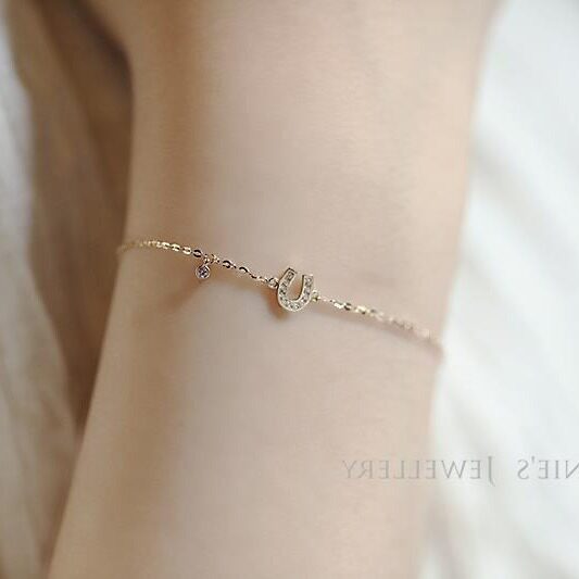 14K gold U-shaped lucky horseshoe bracelet