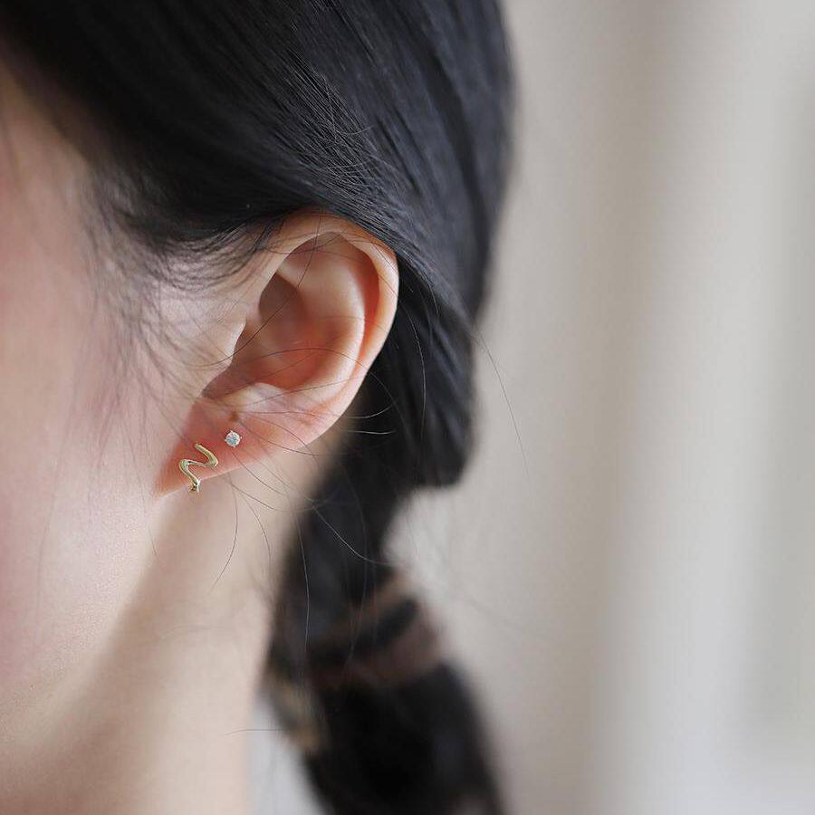 9K gold S-shaped ribbon snake-shaped ear loops