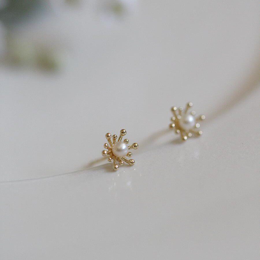 9K gold pearl flower bud stud earrings