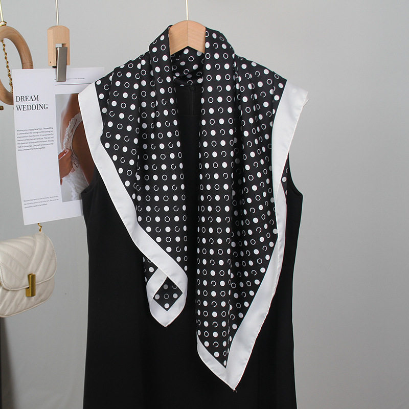 韩版腰果印花三角形丝巾女夏季氛围感穿搭头巾仿真丝时尚发带配饰