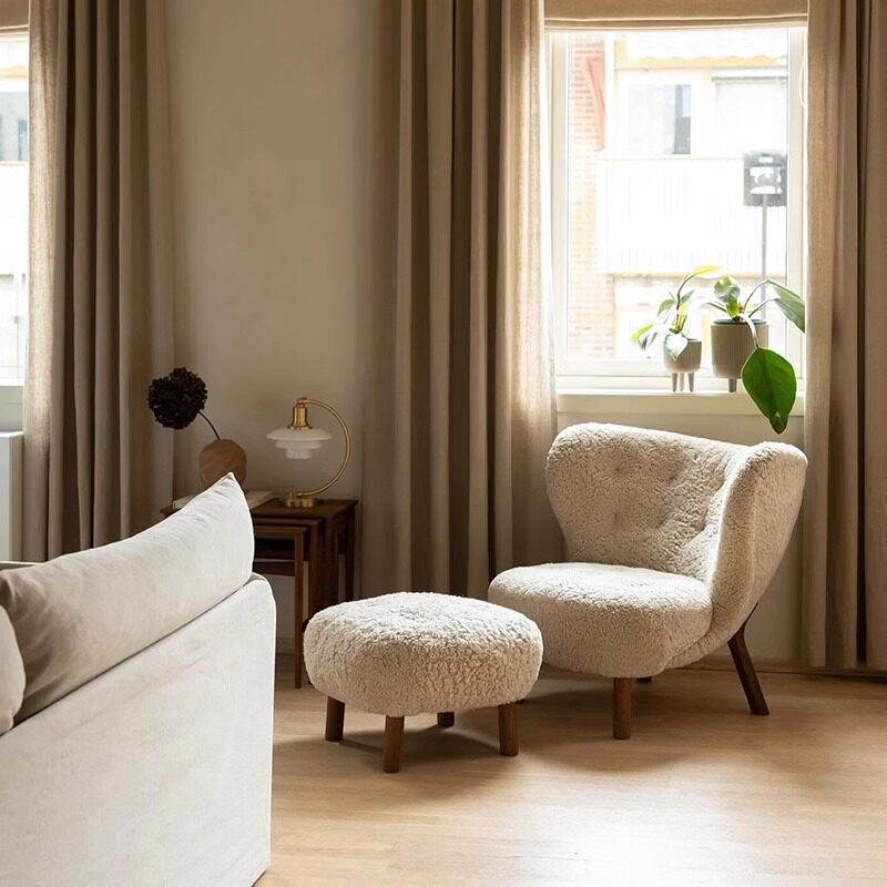 Винтажные стулья в винтажных мягких диванных диванах