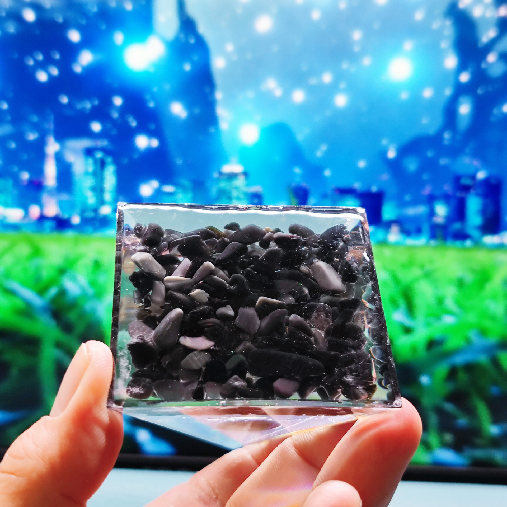 Obsidian Energy Crystal Pyramid Ornament - Natural Raw Stone for Purifying Negative Energy, Wealth Attraction and Home Protection Feng Shui Decor