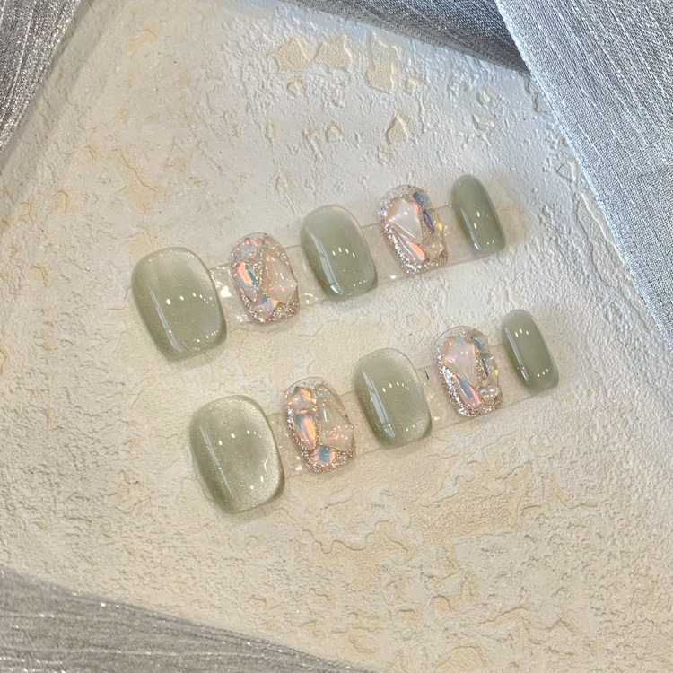 戈戈舞10片装纯手工穿戴甲春季小猫眼卡通多巴胺蝴蝶美甲贴片指甲