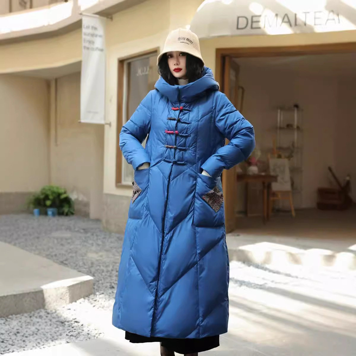 中国风加长款连帽羽绒服女2024冬季新款复古盘扣厚保暖羽绒外套女