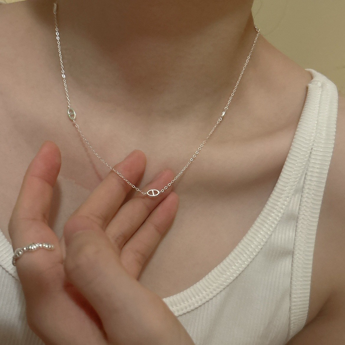 猪鼻子项链ins风极简小众锁骨链女金银两色单戴叠戴2024年新款