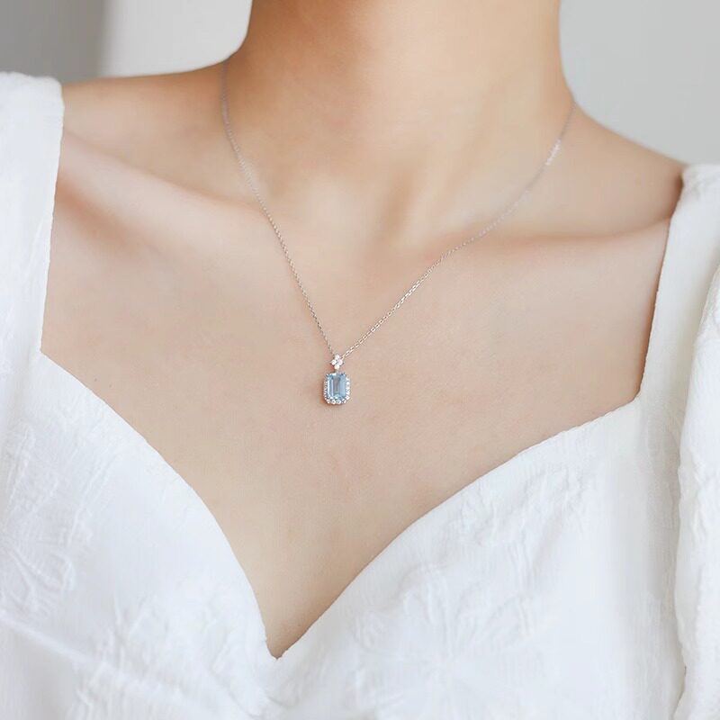 Luxury Aquamarine Necklace