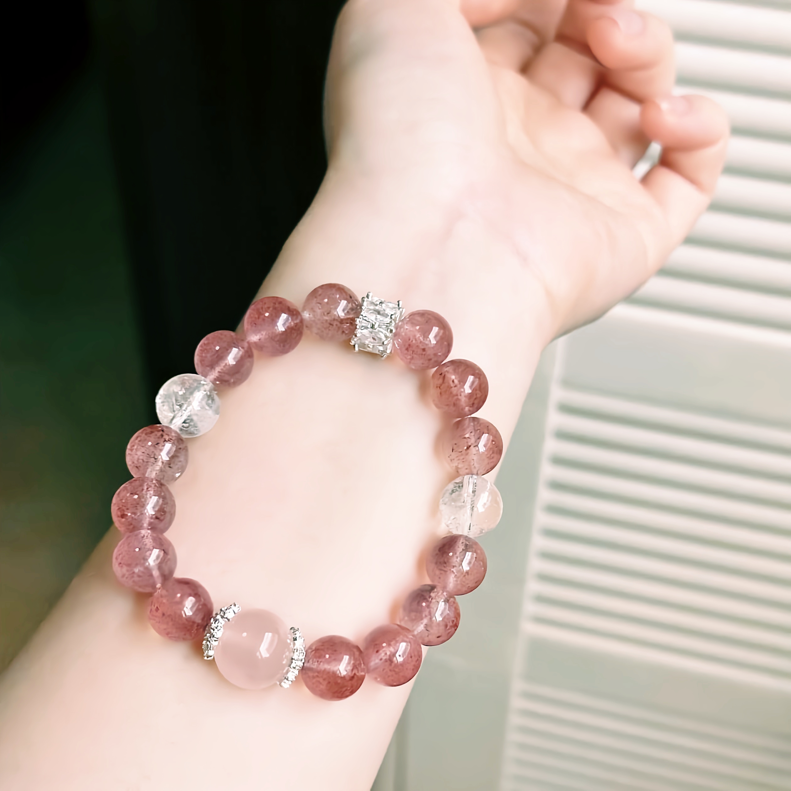 小红书草莓晶手链女草莓晶手链女款直播批发10草莓晶手链女款原创