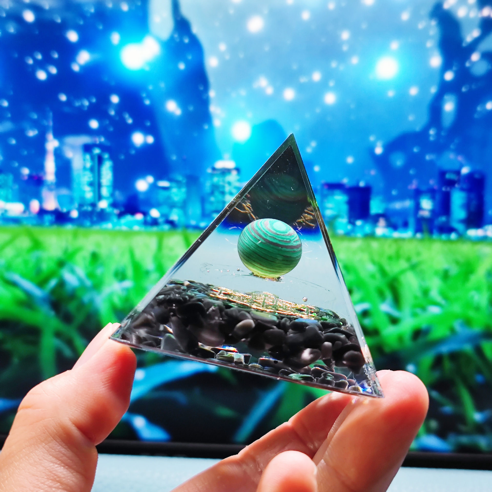 Obsidian Energy Crystal Pyramid Ornament - Natural Raw Stone for Purifying Negative Energy, Wealth Attraction and Home Protection Feng Shui Decor