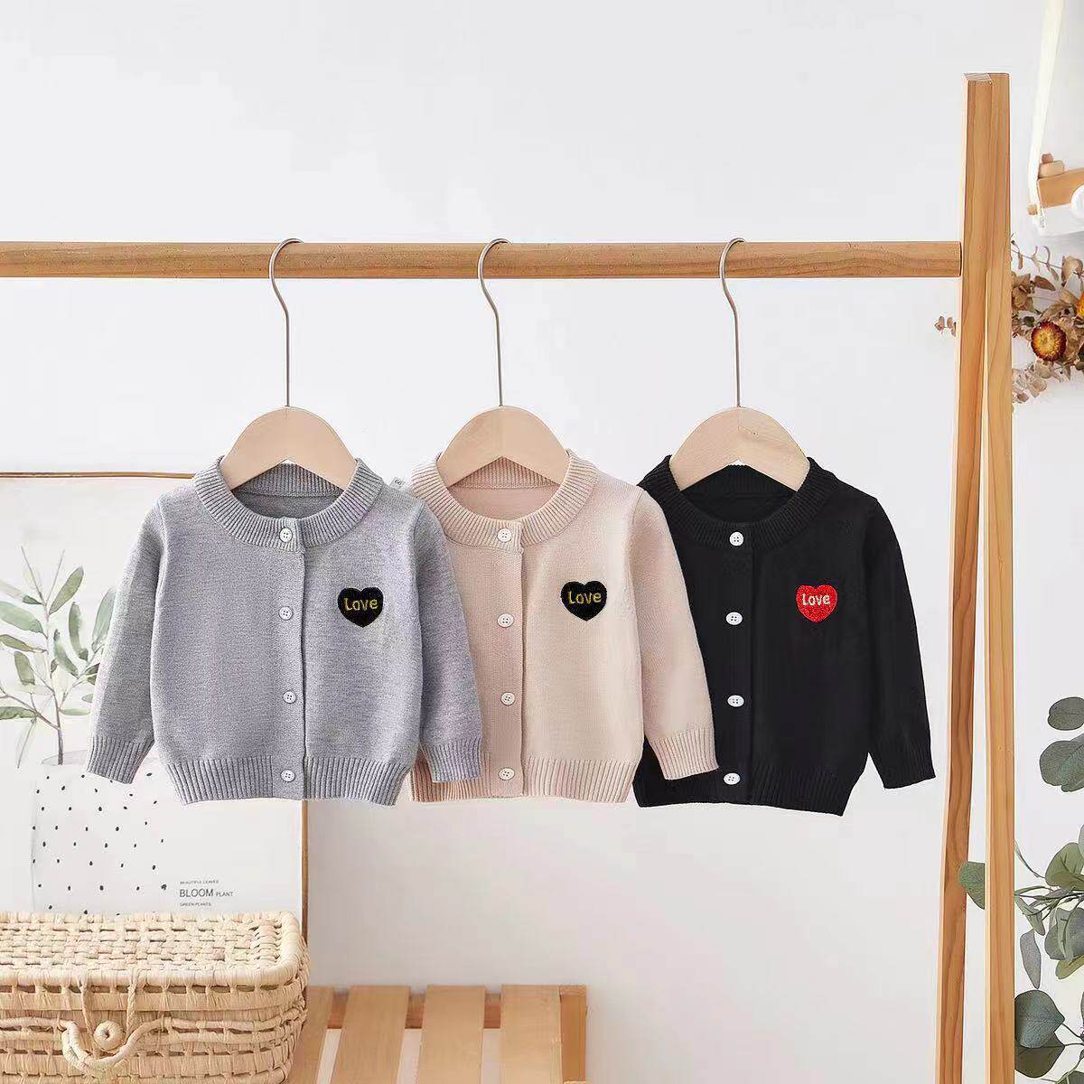 直播供货 2025新款童装毛衣 春季婴童圆领纯色外套女童棉针织开衫