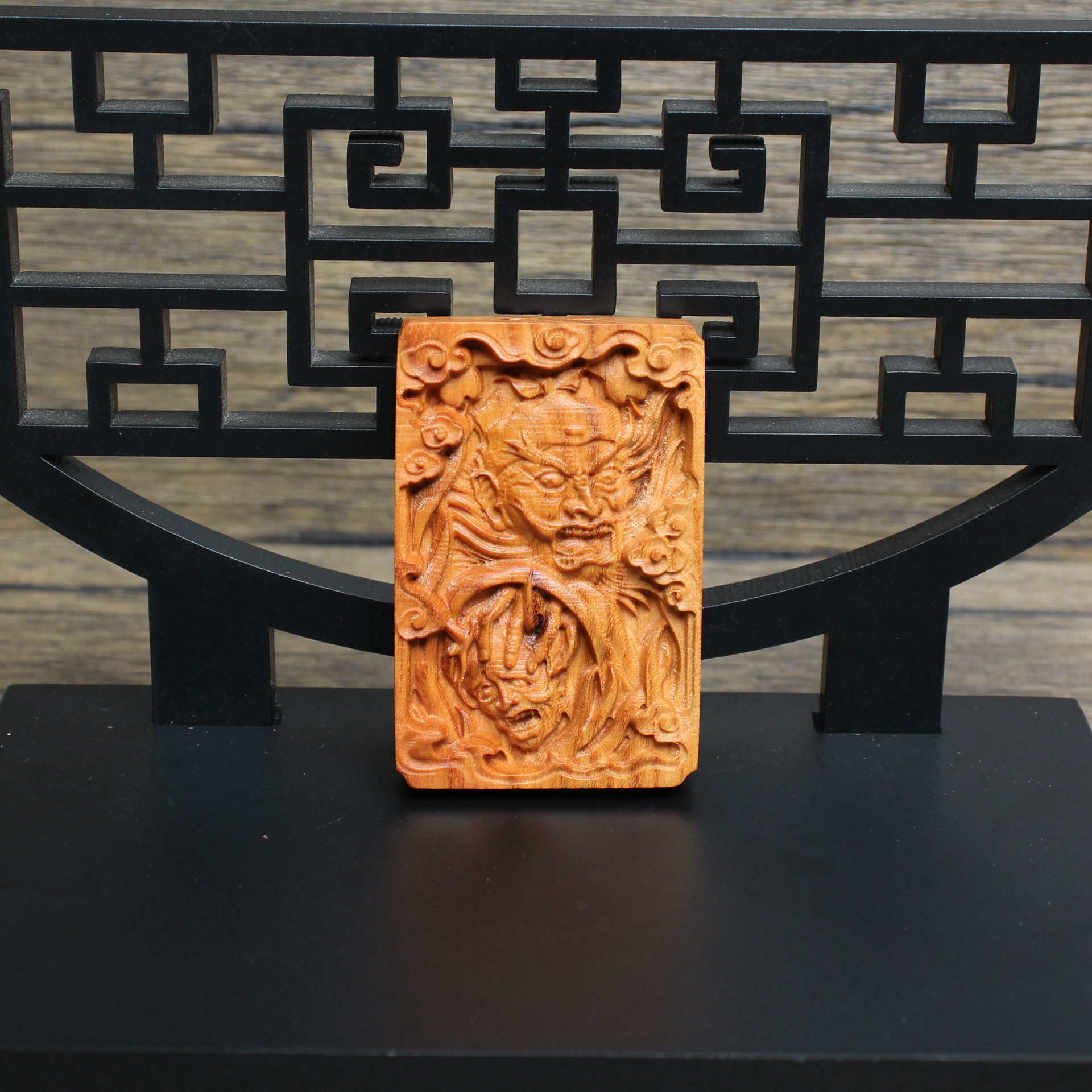 Natural Lightning-Struck Peach Wood Pendant of Zhong Kui for Warding Off Evil and Protection