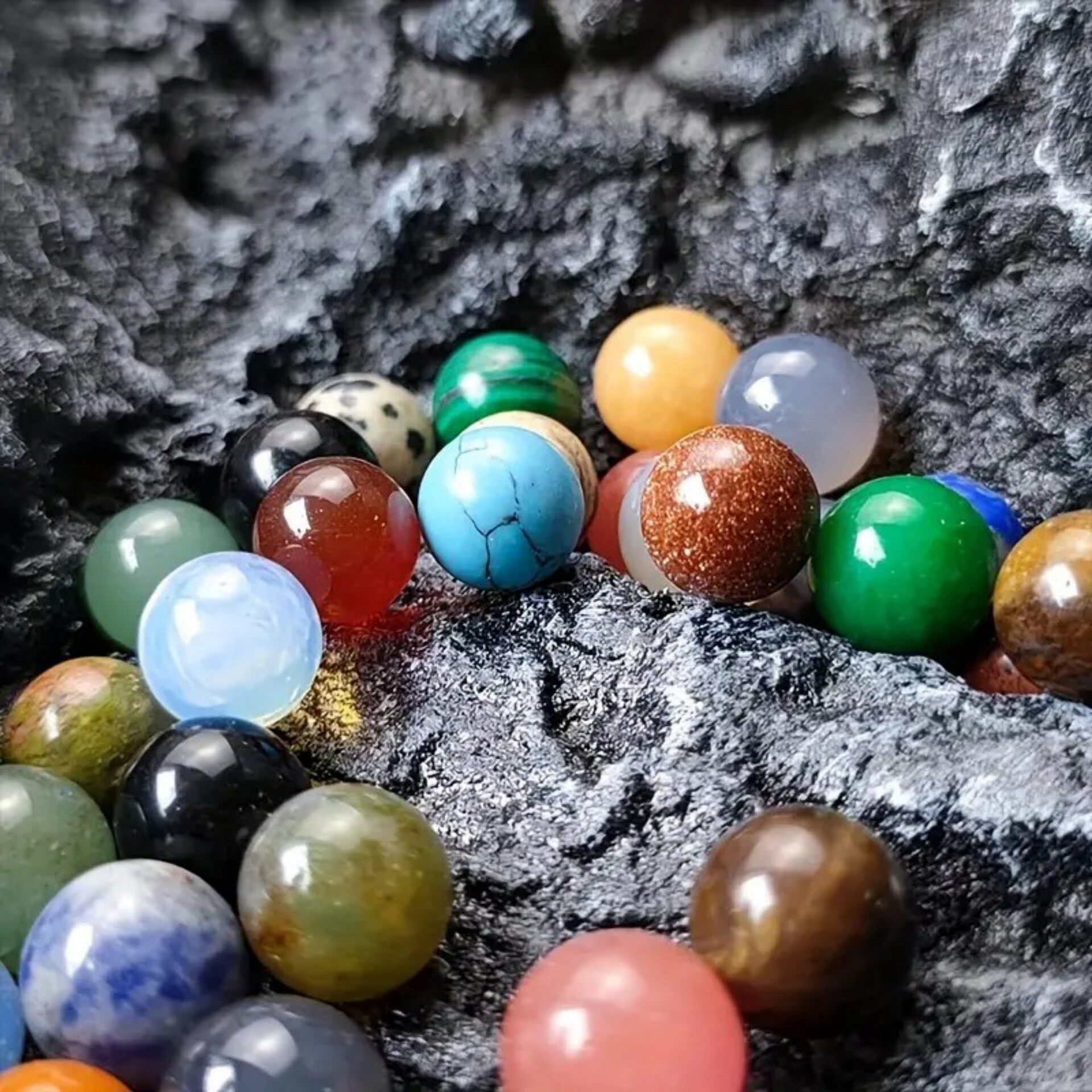 Crystal Buddy — Kawaii Crystal Desk Pet Figurine