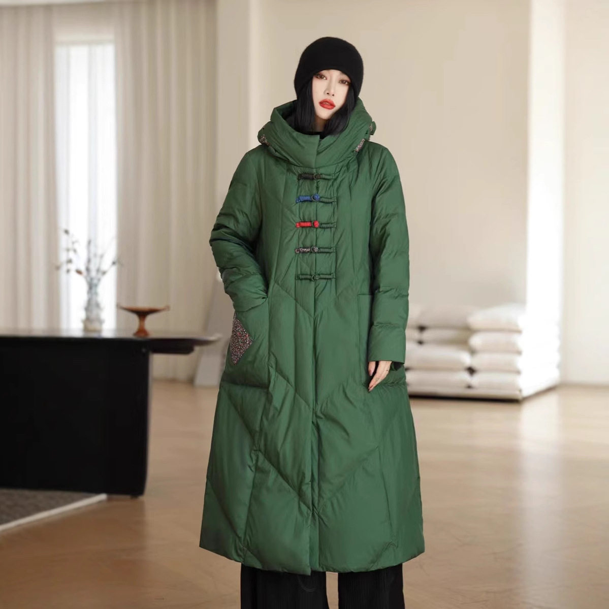 中国风加长款连帽羽绒服女2024冬季新款复古盘扣厚保暖羽绒外套女