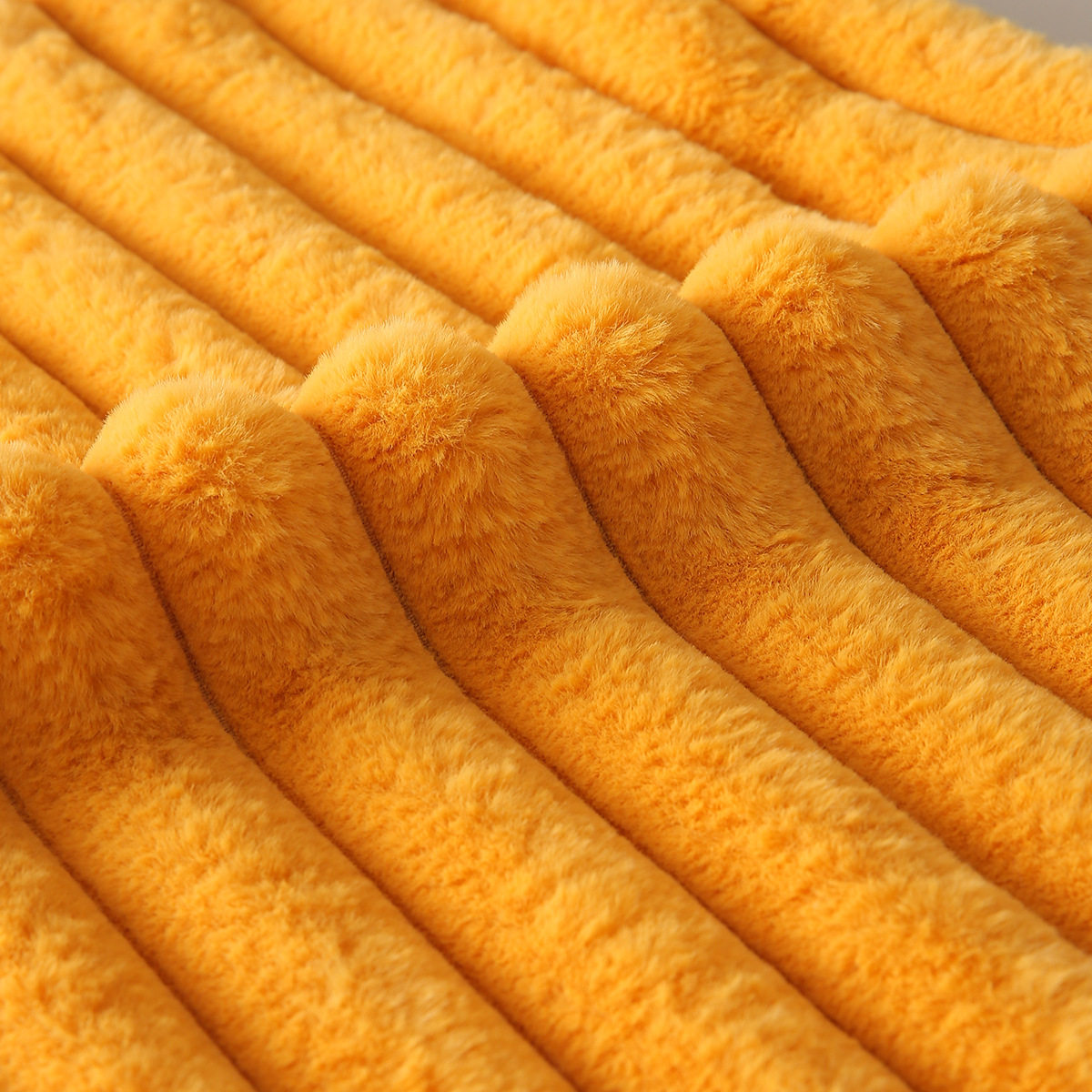 纯色ins风仿兔毛抱枕毛绒条纹立体靠枕室内家居百搭舒适沙发靠垫