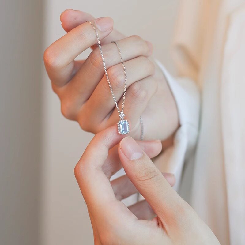 Luxury Aquamarine Necklace