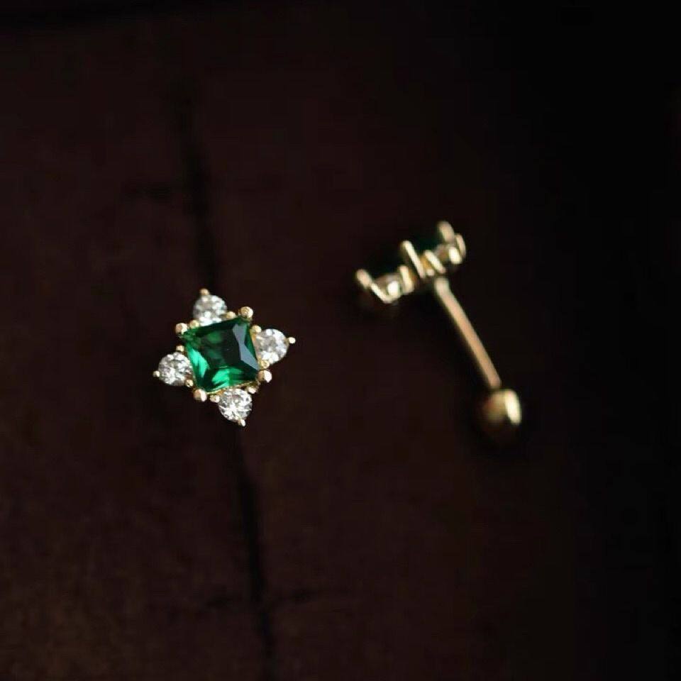 9K gold, beautiful emerald, four-diamond small flower screw ear studs