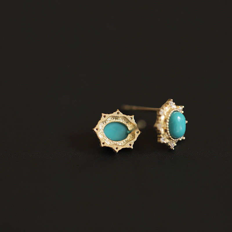 9K gold vintage oval turquoise stud earrings