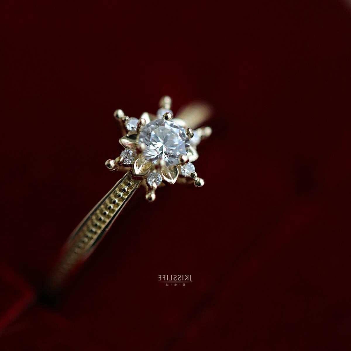 9K gold snowflake starlight ring