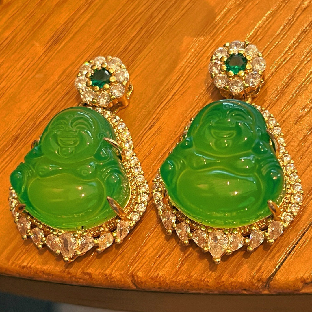 Ice-Grade Agate Necklace