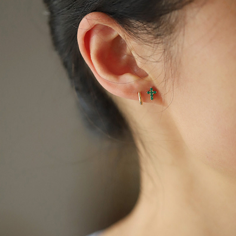 9K gold emerald zircon cross screw stud earrings
