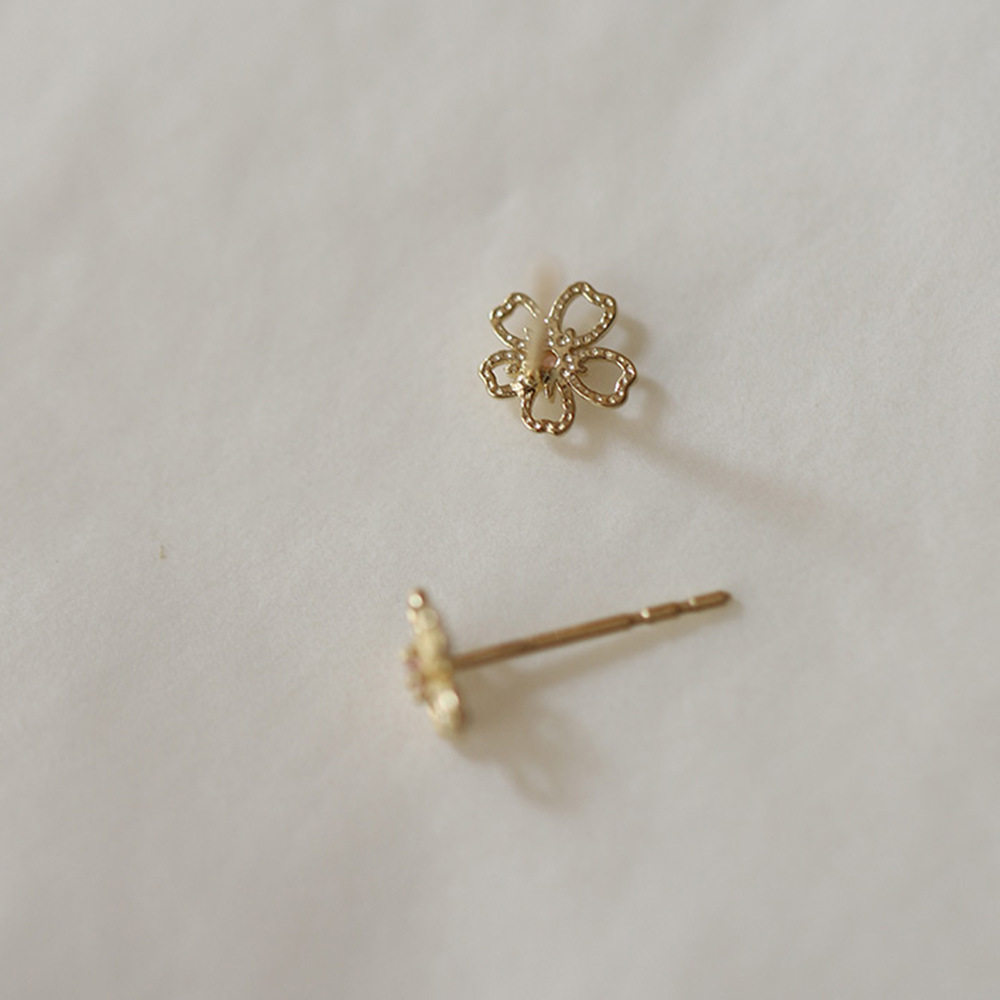 9k金 粉钻樱花耳钉