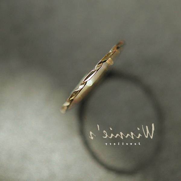 9/14K gold Twisted cut surface ring