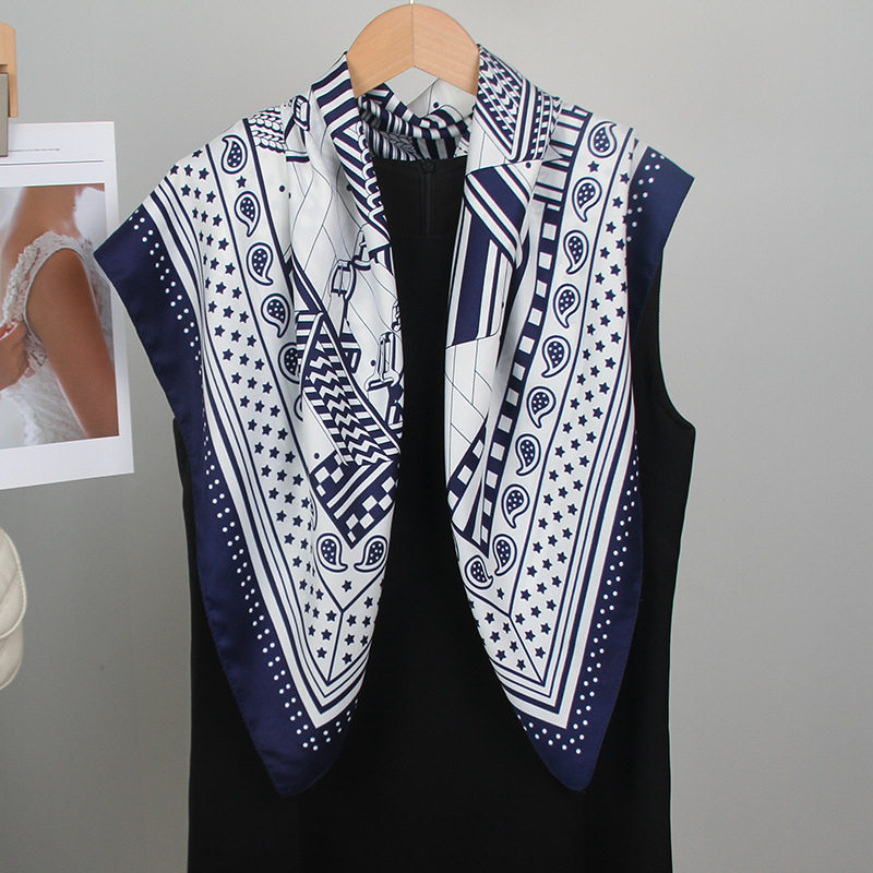 韩版腰果印花三角形丝巾女夏季氛围感穿搭头巾仿真丝时尚发带配饰