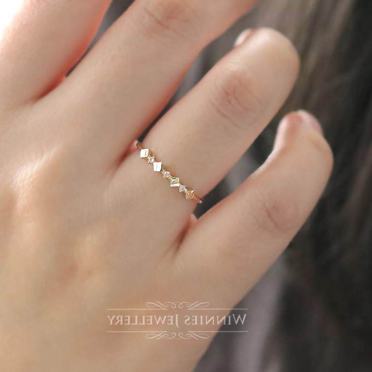 9K gold diamond-encrusted diamond-shaped interval ring