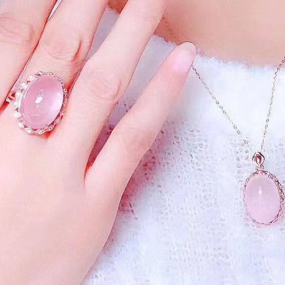 Rose Quartz 芙蓉 Rose Quartz Pendant