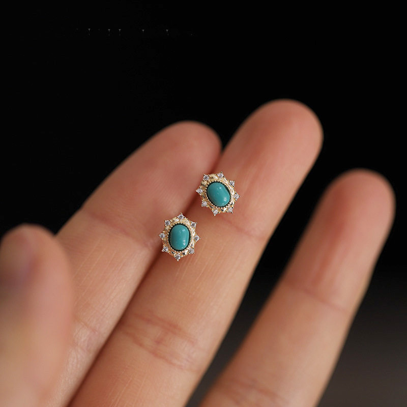 9K gold vintage oval turquoise stud earrings