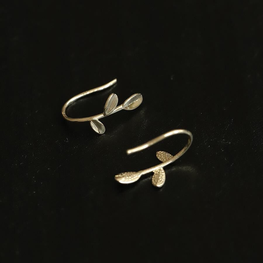 9K gold three-leaf earrings