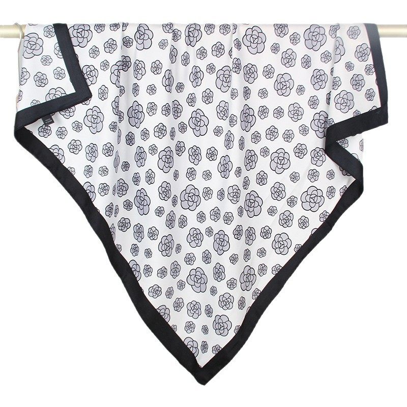 韩版腰果印花三角形丝巾女夏季氛围感穿搭头巾仿真丝时尚发带配饰