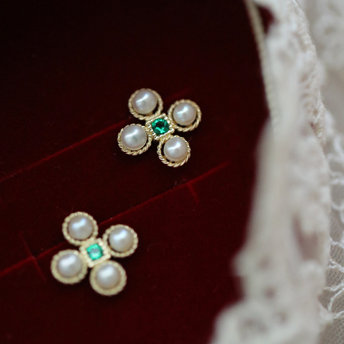 9K gold Four pearl petal stud earrings