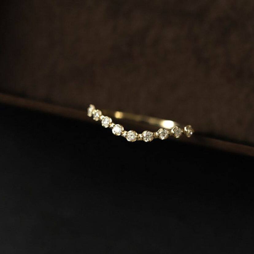 9K gold V-shaped small diamond ring