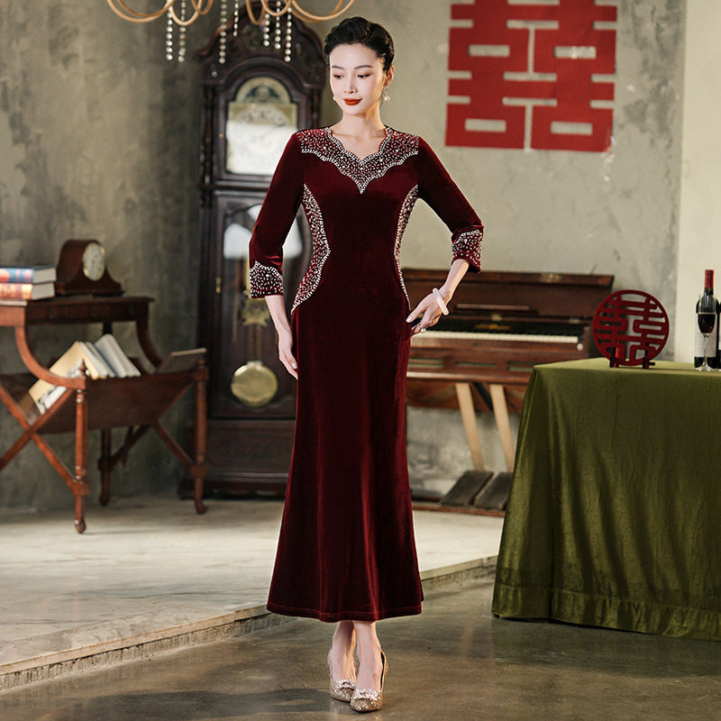 厂家直销妈妈婚宴礼服鱼尾连衣裙2024春季新喜婆婆中年大码旗袍