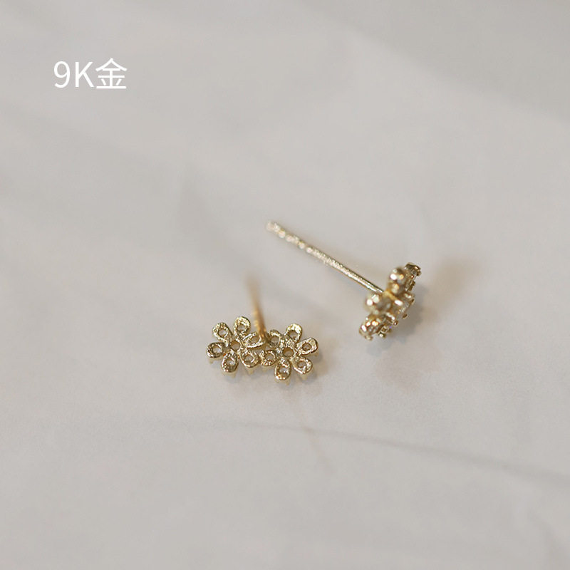 一对价 9K金不对称三朵小钻雏菊耳钉