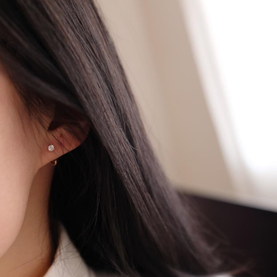 9K gold single drill curved ear Hoops