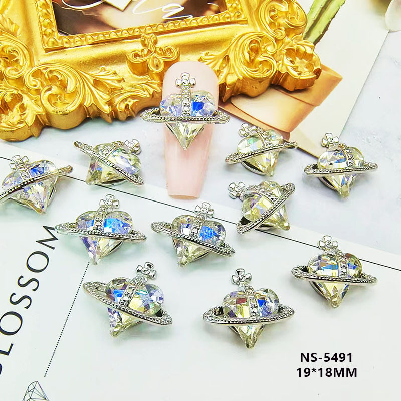 网红西太后歪心美甲饰品批发日系轻奢爆闪K9爱心尖底钻星球美甲钻