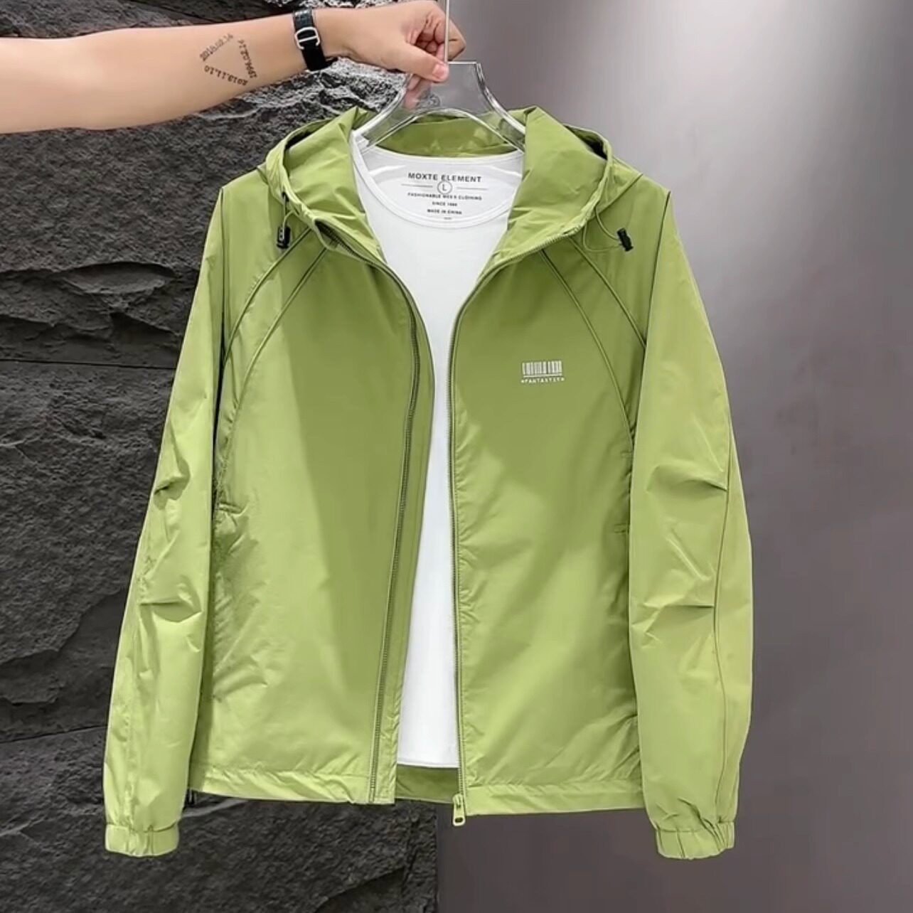 高级感外套男士连帽冲锋衣2026春秋季新款潮流时尚宽松工装夹克男