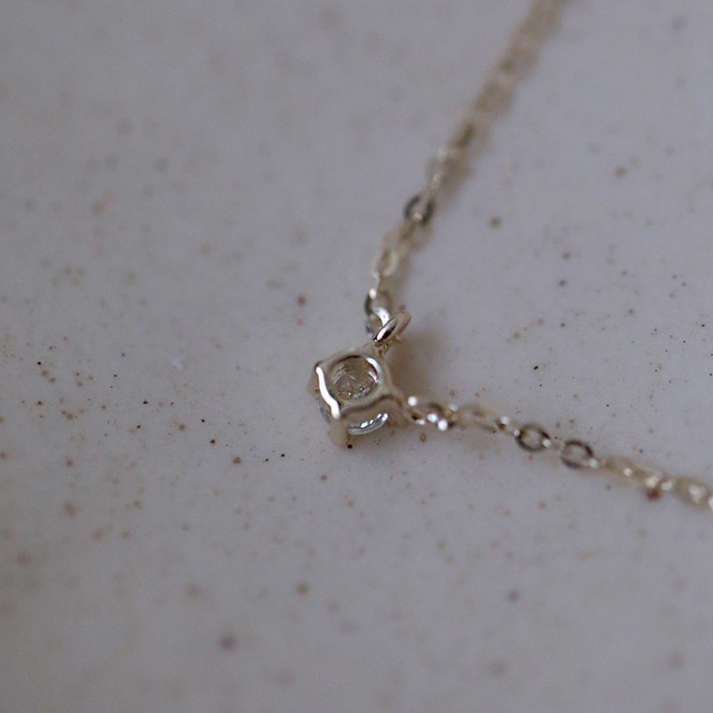 14K gold one diamond pendant chain necklace