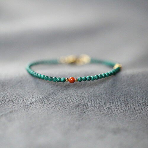 Nature's Art — Raw Malachite Bracelet