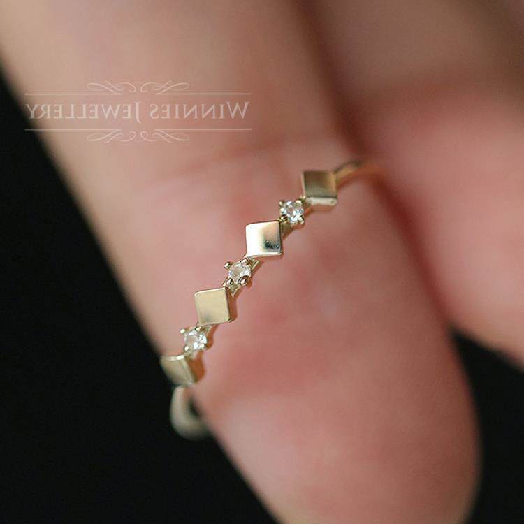 9K gold diamond-encrusted diamond-shaped interval ring