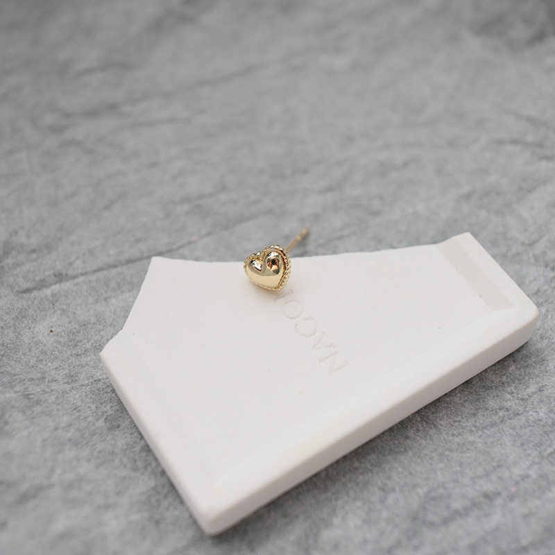 9K gold beaded heart-shaped stud earrings