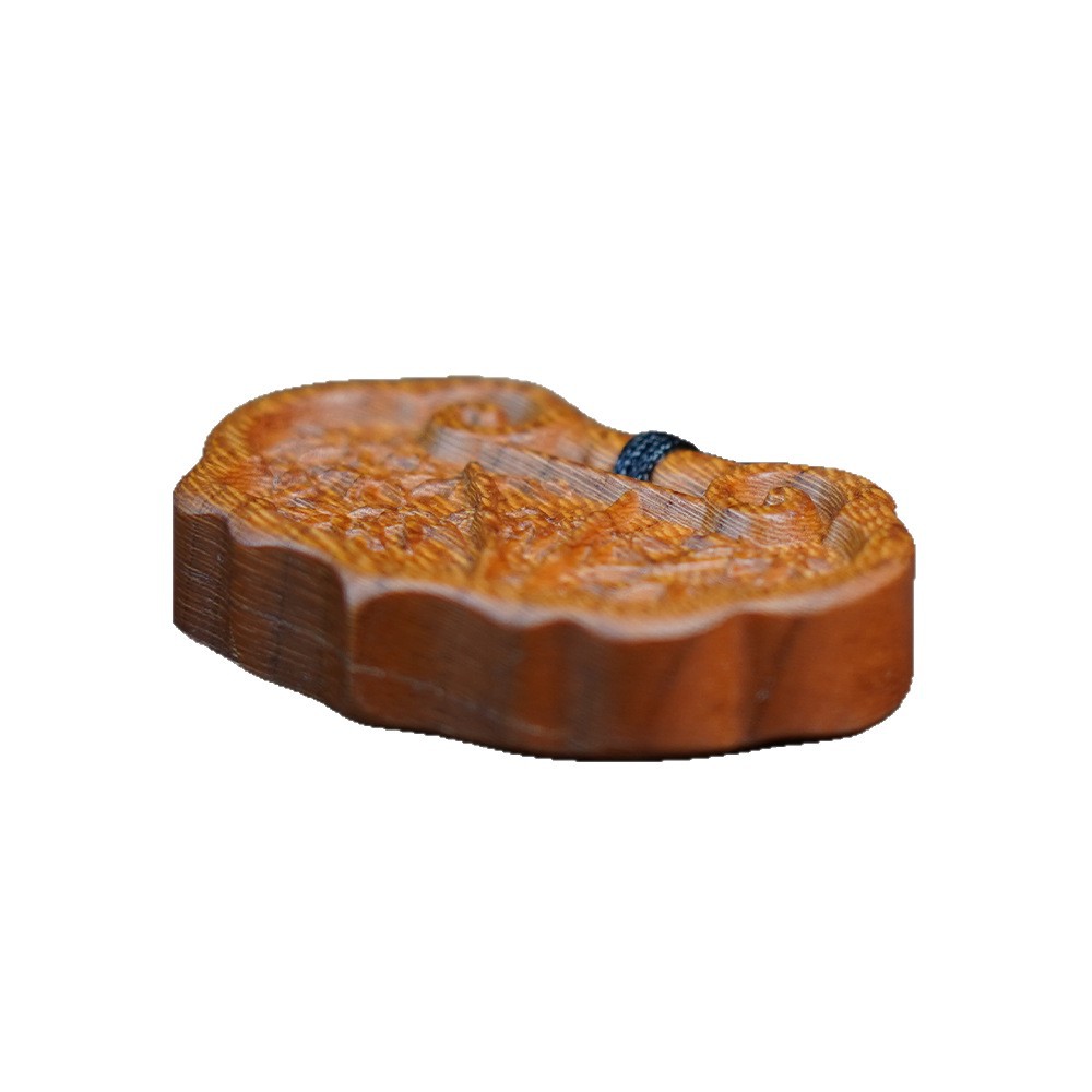 Lightning-Struck Peach Wood Bamboo Pendant for Peace - Natural Talisman for Warding Off Evil, Carrying Protection and Auspiciousness