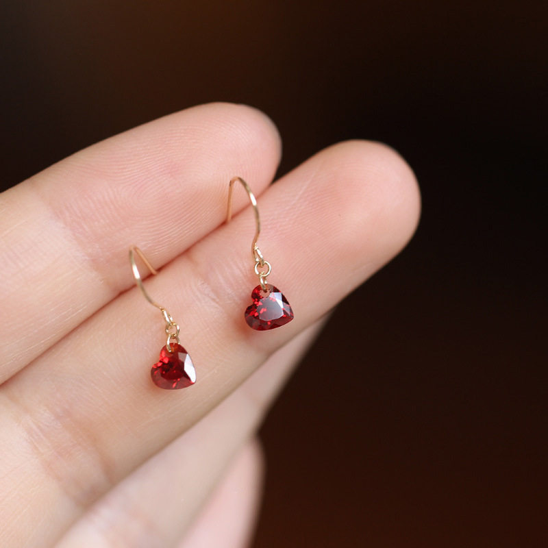 9K gold pomegranate wine red heart-shaped earrings